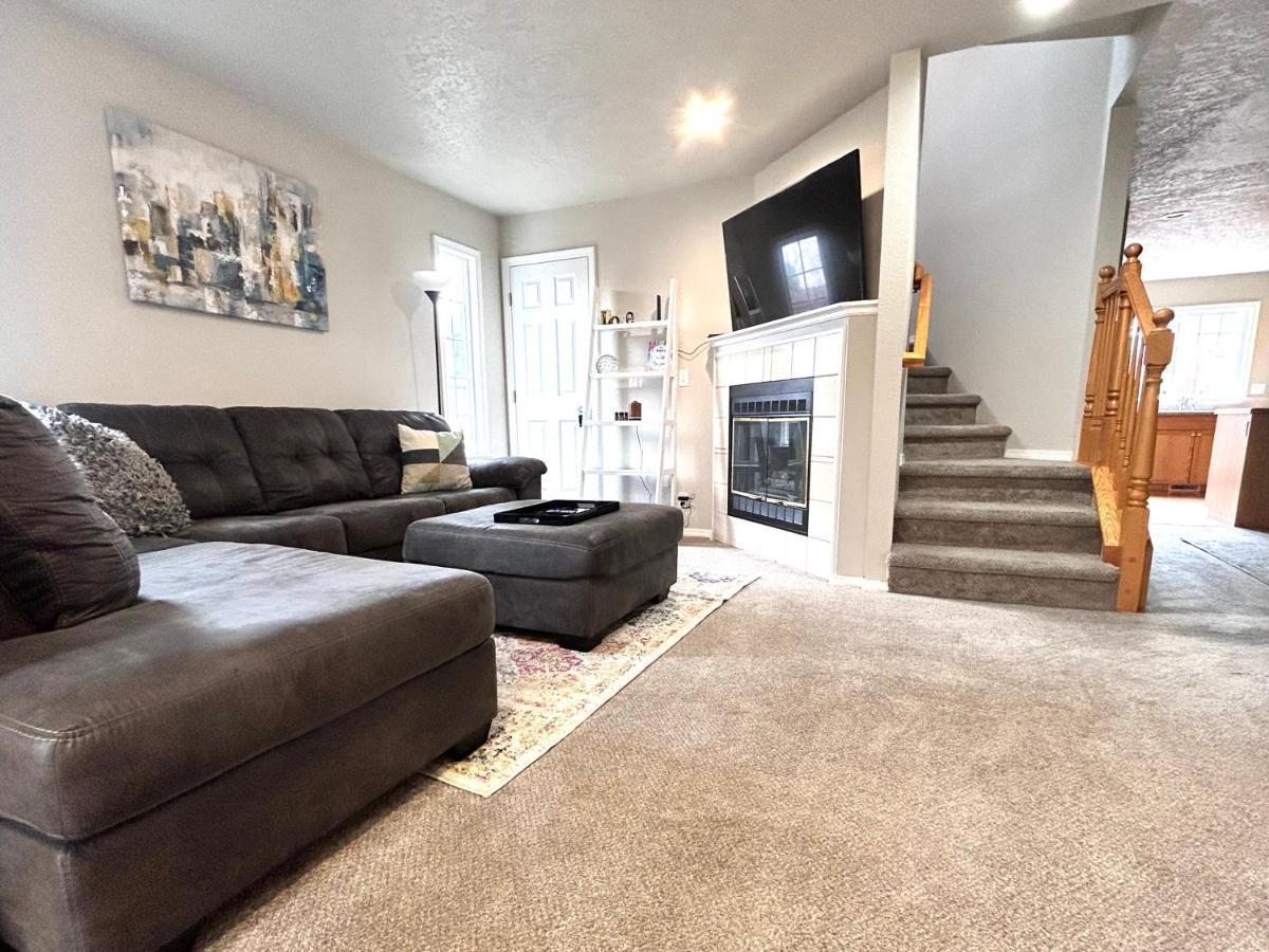 The Getaway Se Boise Condo Across The Street From Greenbelt, Bown Crossing And Boise River 3Bd 3Bath, 4 Beds! Lovely, Homey, Dining Table Seats 6 Exterior foto